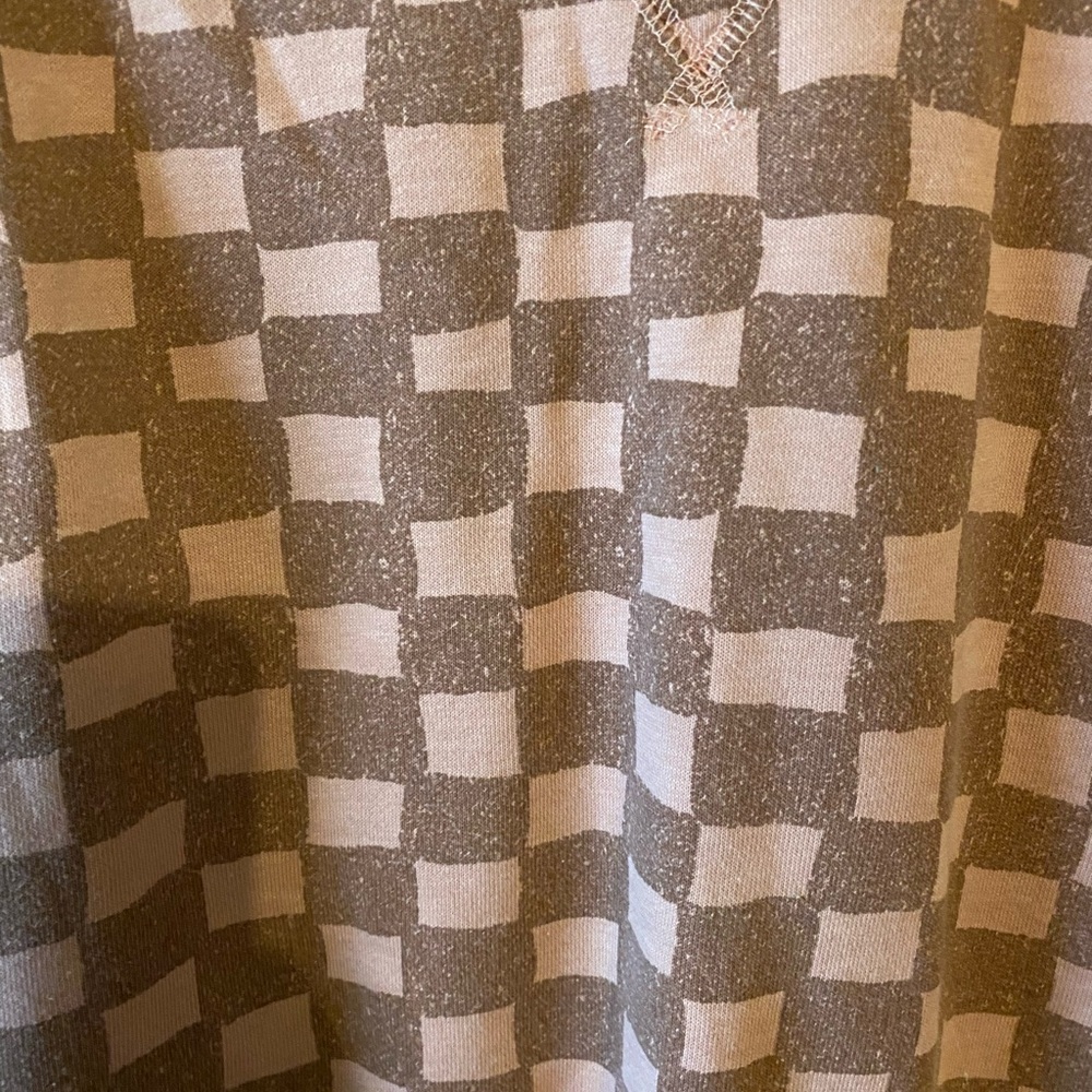 Size large sweater - Picture 3 of 3